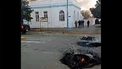 Maestro abusador: tensión en la comisaría de San Antonio