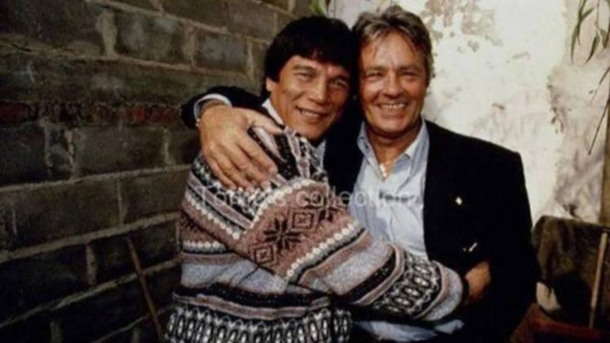 El día que Alain Delon visitó a Carlos Monzón en una cárcel