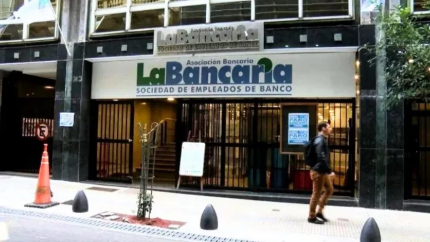 Quién pudiera: el nuevo salario mínimo que acordaron los empleados bancarios