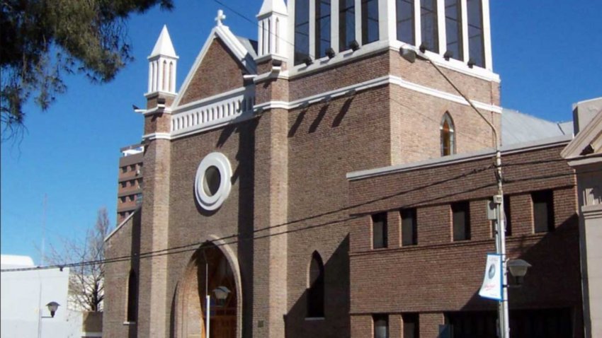 El obispo de Neuquén denunció que una mujer casi fue raptada en pleno centro