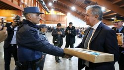 Figueroa aseguró equipamiento y vehículos para la policía provincial