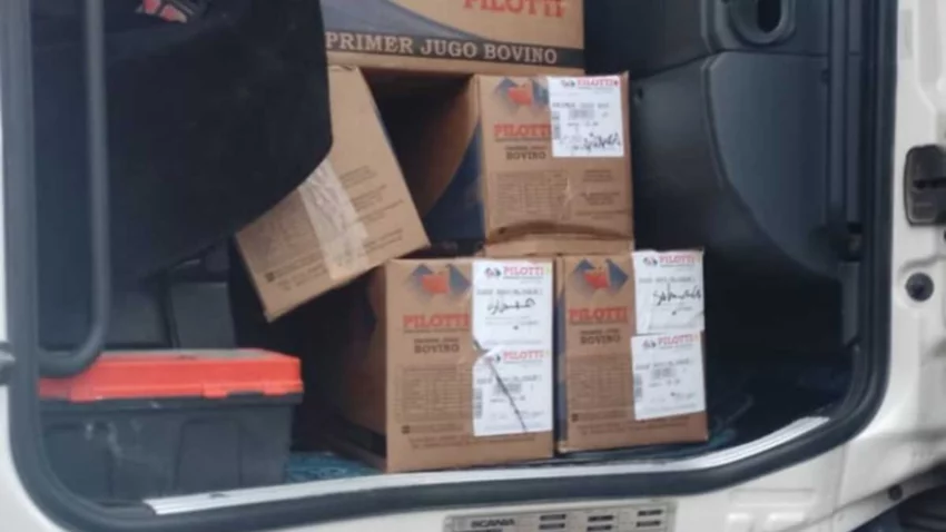 Llevaba 180 kilos de grasa vacuna en la cabina del camión