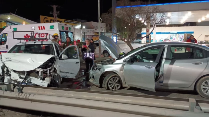 Choque múltiple en Mosconi y Bahía Blanca: dos personas fueron hospitalizadas
