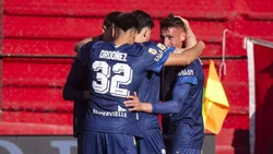 Liga Profesional: Vélez goleó a Barracas y se subió a la punta
