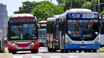 El Gobierno le cede 31 líneas de colectivos a CABA