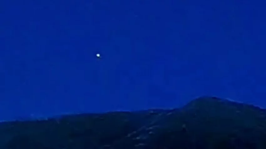 Misterio en Bariloche: una extraña luz sobrevoló la ciudad