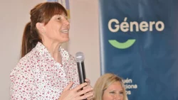 Julieta Corroza:  “La regionalización va de la mano con las políticas de género”