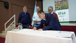 Huinganco y Andacollo firmaron un acuerdo histórico
