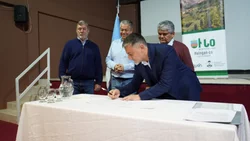 Huinganco y Andacollo firmaron un acuerdo histórico