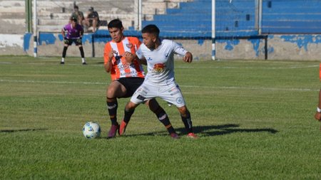 Se juega la gran final de la Copa Neuquén