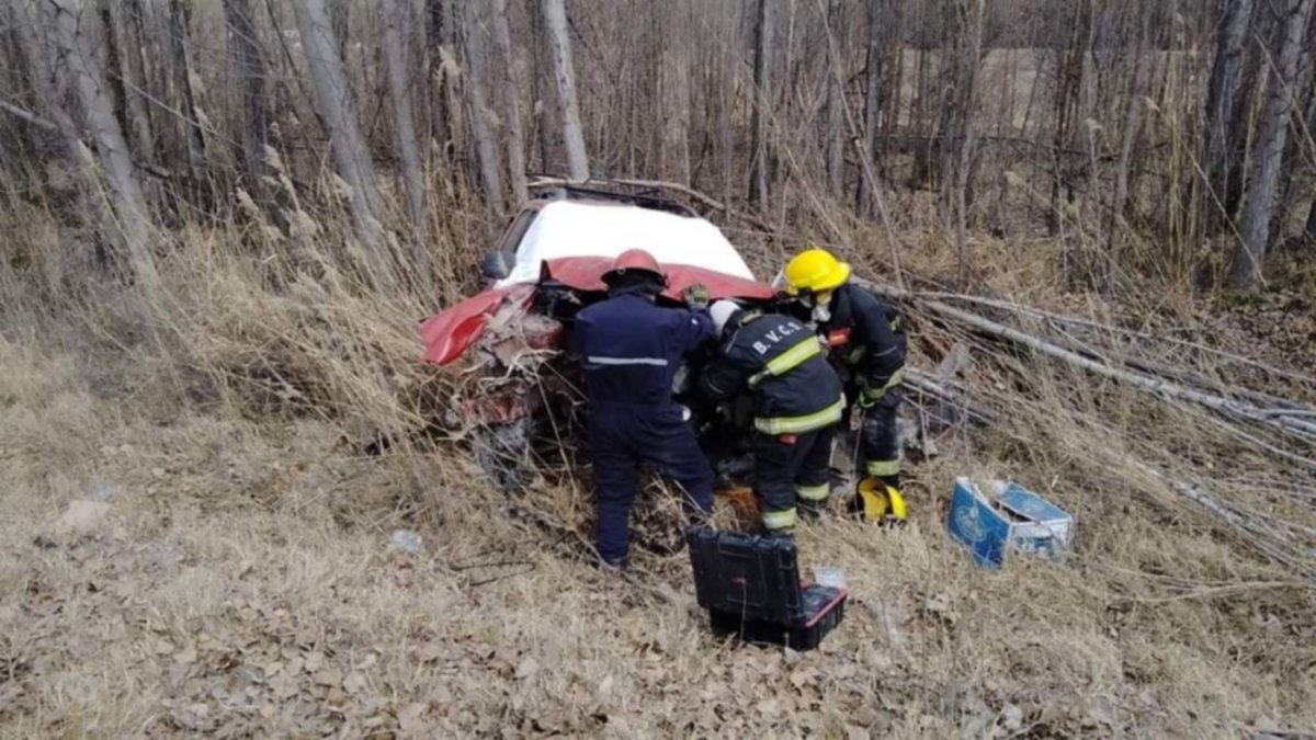 Una mujer despistó y perdió la vida en la ruta 151