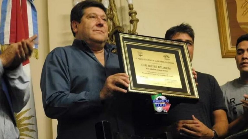 Funcionario municipal intentó robar fiambres en un súper y agredió a policías