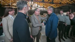 Con Rubén Magnano, se presentó un plan de fortalecimiento de clubes neuquinos