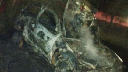 Ruta 7: un policía despistó, chocó contra un pino y se le prendió fuego el auto