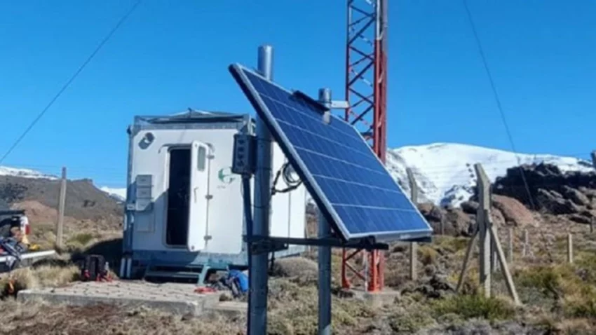 Reinstalan infraestructura clave para asegurar conectividad en Pino Hachado