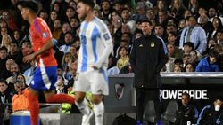 Scaloni: conforme con el triunfo, elogios para Dybala, y un “guiño” para el interior
