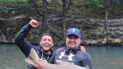 El camionero pescador reveló cómo hizo para sacar un salmón de 33 kilos en la Patagonia