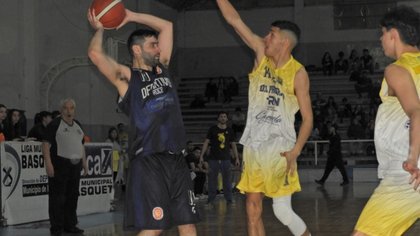 Clásico naranja y triunfazo del Rojo en el Pre Federal