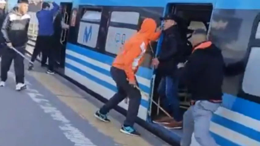 "Pegale un tiro": Batalla campal entre dos bandas de afiladores en un tren