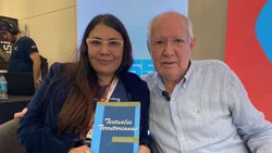 Presentaron el libro "Textuales Territorianas" de Juan Chaneton