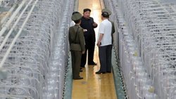 Kim mostró instalaciones enriquecedoras de uranio