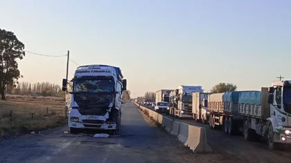 Choque de camiones: se normalizó el tránsito en Ruta 22