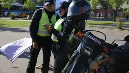 Cómo fue el robo de la moto a la inspectora de tránsito en Neuquén