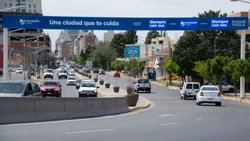 Entran más autos a Neuquén pero bajan los accidentes y las infracciones