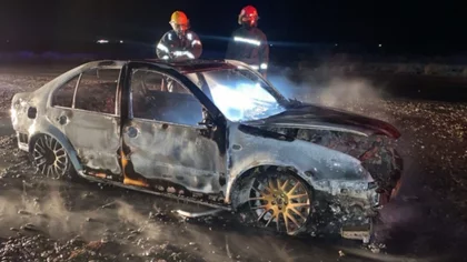 Misterio por un auto que apareció envuelto en llamas en Vista Alegre