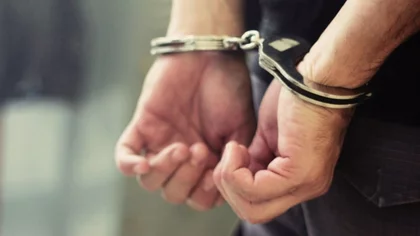 Quedó detenido por golpear y atar a su pareja a un poste