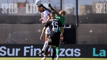 Newell's y Riestra igualaron en un partidazo