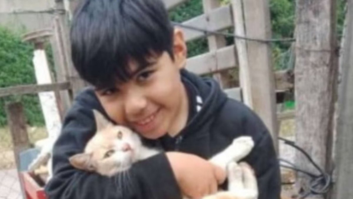 Mataron a un nene cuando jugaba afuera de su casa
