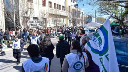 Weretilneck a fondo contra UnTER: cortó las licencias gremiales
