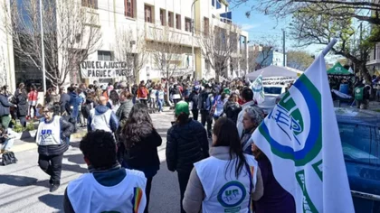 Weretilneck a fondo contra UnTER: cortó las licencias gremiales
