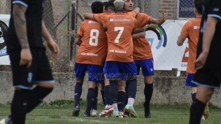 Un líder y varios escoltas en el Clausura de LIFUNE