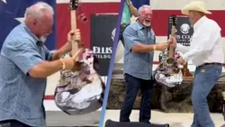 Insólito: pagó una fortuna por una guitarra de Taylor Swift para destruirla