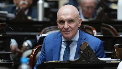 Estudiantes abuchearon a José Luis Espert por insultar a Cristina Kirchner