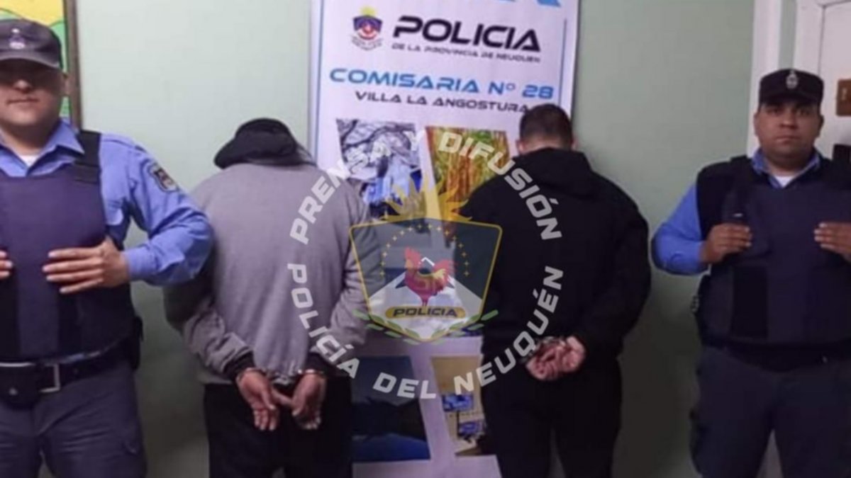 Detuvieron a dos neuquinos vendiendo drogas en la plaza de Villa La Angostura