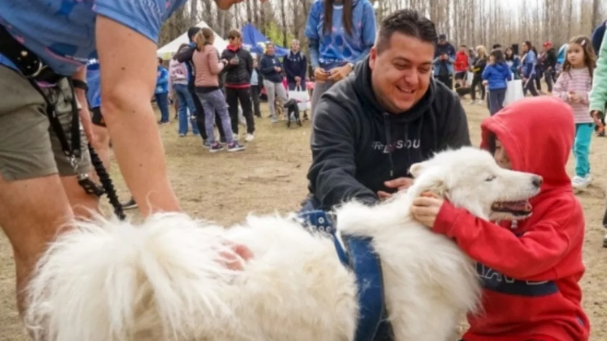Un amor en “seis patas”, en Maratón Canina y Desfile de Mascotas en Zapala