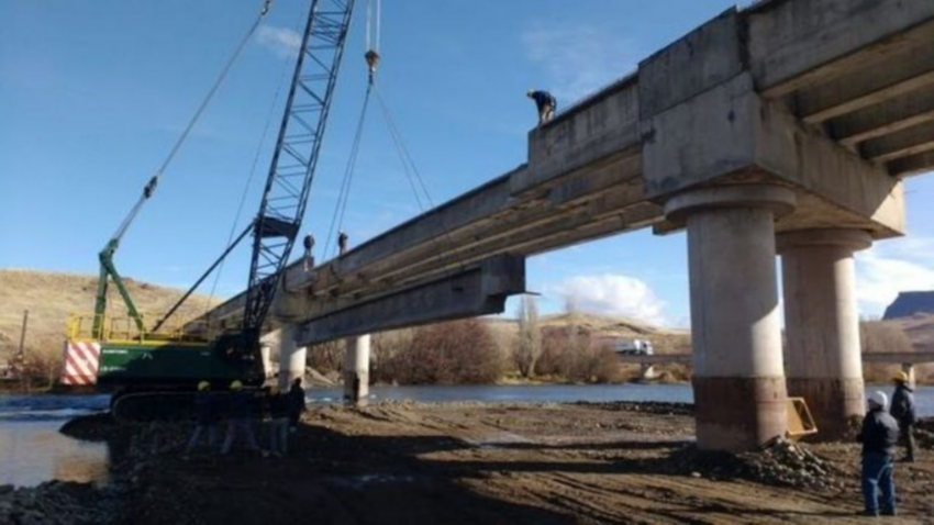 Neuquén presiona para que se termine la obra del puente La Rinconada