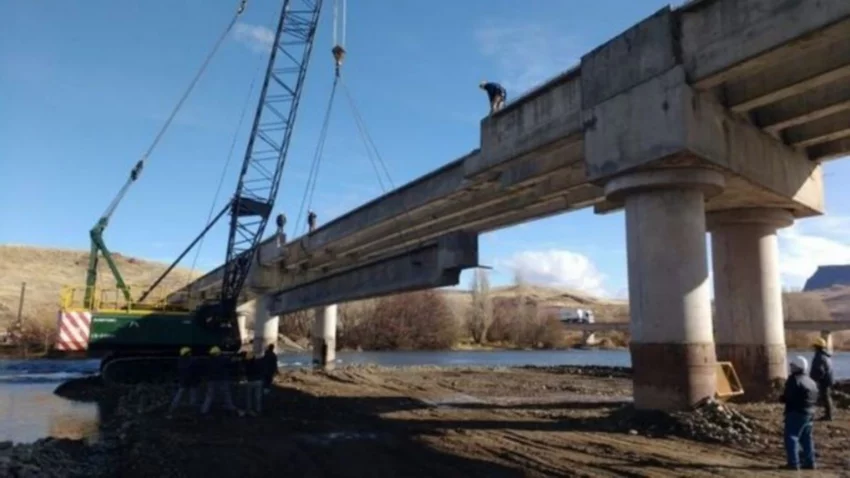 Neuquén presiona para que se termine la obra del puente La Rinconada