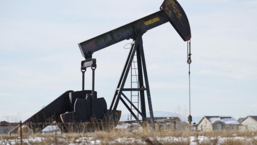 Sube el precio del petróleo después del ataque de Irán