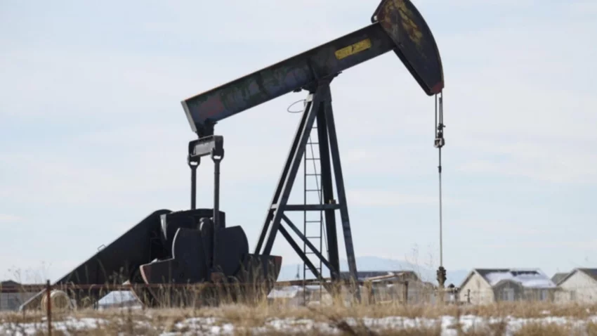 Sube el precio del petróleo después del ataque de Irán