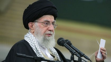 El líder supremo de Irán advierte a Israel