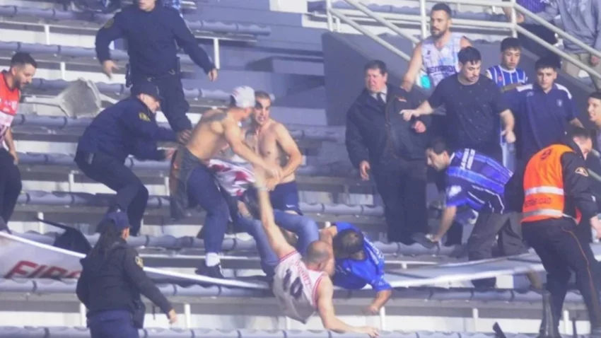 Escándalo: un partido amistoso terminó a las piñas en Mar del Plata