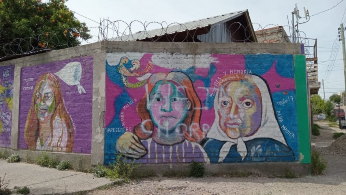 Vandalizaron mural que recuerda a una desaparecida y una Madre de Plaza de Mayo