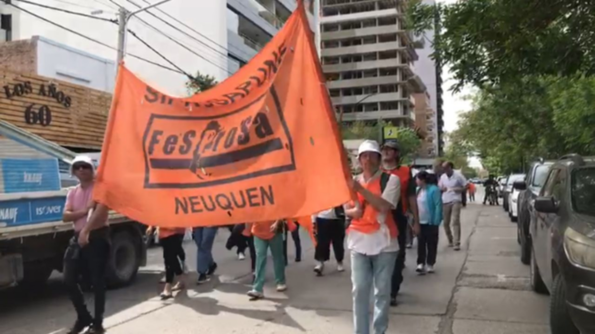 Un miércoles de paros, protestas y manifestaciones en el centro de Neuquén