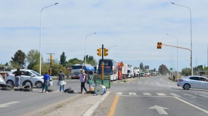Corte total en la Ruta 22 en Senillosa: no hubo negociación
