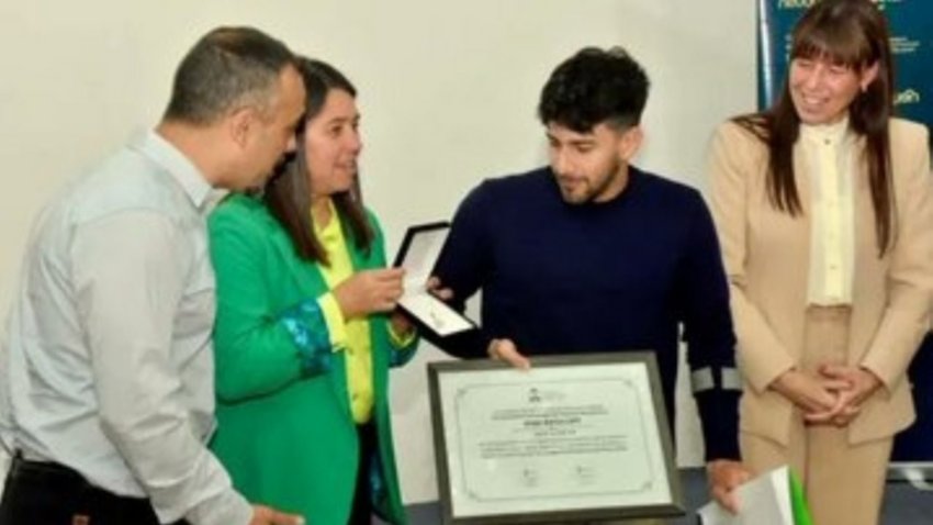 Iñaki Basiloff fue reconocido como Personalidad Destacada del Deporte Neuquino