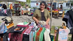 Es del norte de Neuquén e inventó máquinas para hilar lana natural